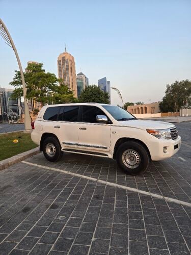 Toyota Land Cruiser 2014 — MzadQatar