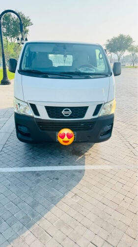 Nissan Urvan 2015 — MzadQatar